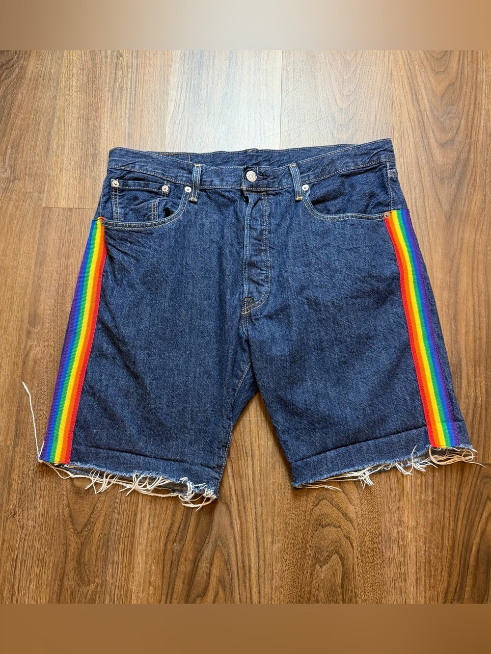 Levi’s 501 Pride Collection Cut Off Jean Shorts Rainbow LGBTQ Men’s Size 34 EUC